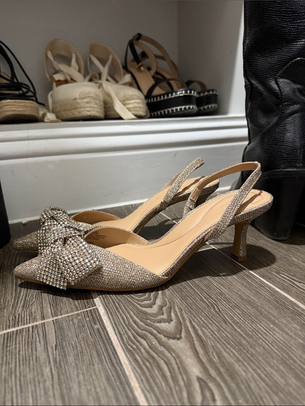 Sparkling Gold Slingback Pointed-Toe Heels with Bow - Picture 2 of 4
